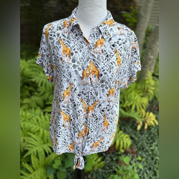 Jane and Delancey Giraffe Print Button Down Shirt - White and Orange - Picture 1 of 6